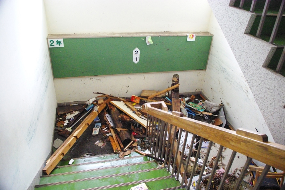 2011年3月11・12日　荒浜小学校の被害の様子（2）