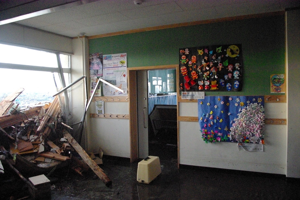 仙台市立荒浜小学校定点観測写真08〈２階廊下〉